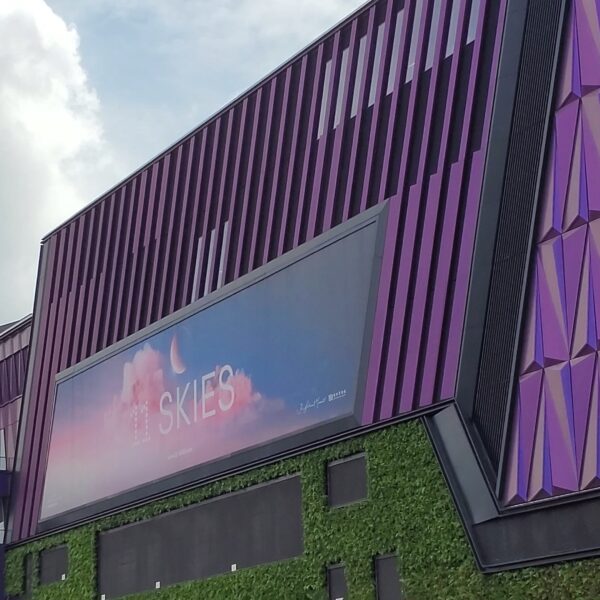 11 Skies, Chek Lap Kok